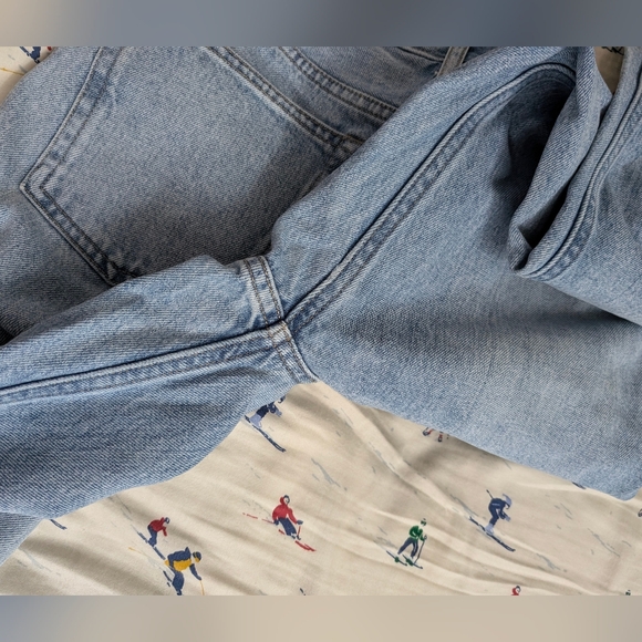 Like new Everlane women's The Cheeky Jeans, light wash blue, button fly, 25 crop - Picture 8 of 8